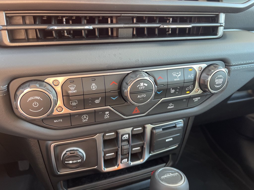 New 2026 Jeep Gladiator Sport AWD/4WD image 9