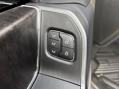 Used 2026 Ford F250 Lariat w/ FX4 Off-Road Package image 24