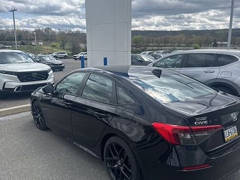 Used 2023 Honda Civic Sport image 11
