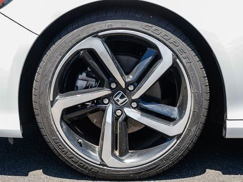 Used 2019 Honda Accord Sport image 11