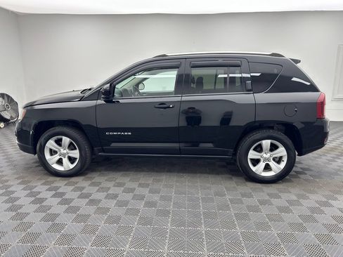 Used 2014 Jeep Compass Latitude w/ Sun/Sound Group AWD/4WD image 12