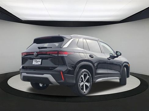 New 2026 Volkswagen Tiguan SE image 7