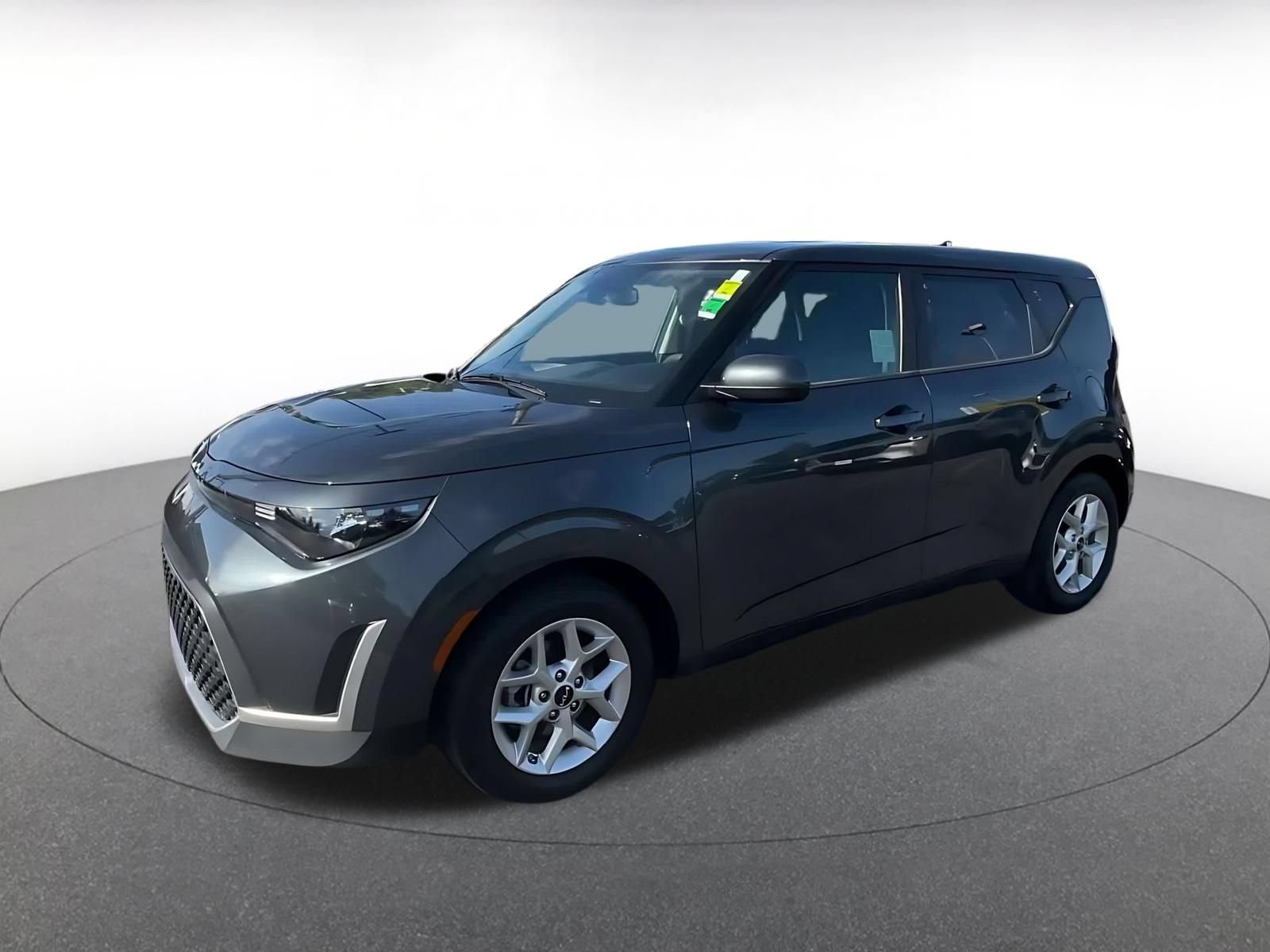 Used 2025 Kia Soul LX w/ LX Technology Package FWD image 7