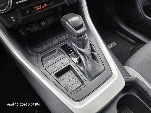 Used 2019 Toyota RAV4 XLE FWD image 26
