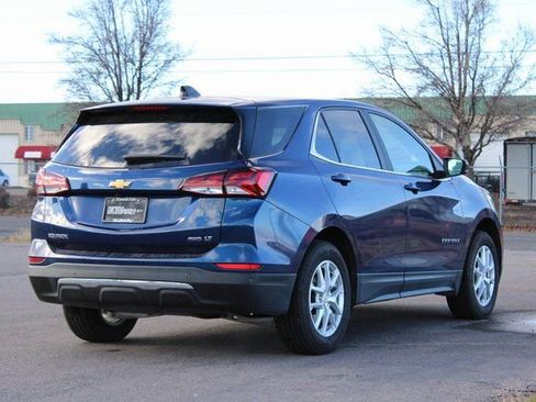 Used 2022 Chevrolet Equinox LT w/ Driver Convenience Package AWD/4WD image 6