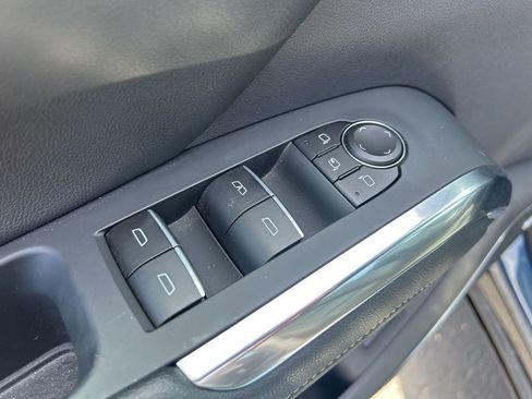 Used 2025 Chevrolet Traverse High Country image 17