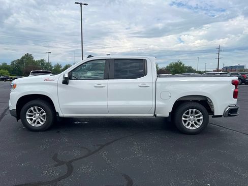 Used 2022 Chevrolet Silverado 1500 LT w/ Z71 Off-Road Package AWD/4WD image 3