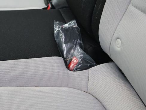 Used 2024 Hyundai Venue SEL FWD image 13