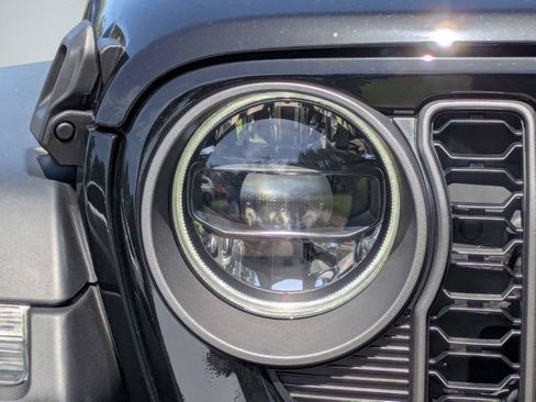 New 2026 Jeep Gladiator Sport AWD/4WD image 9