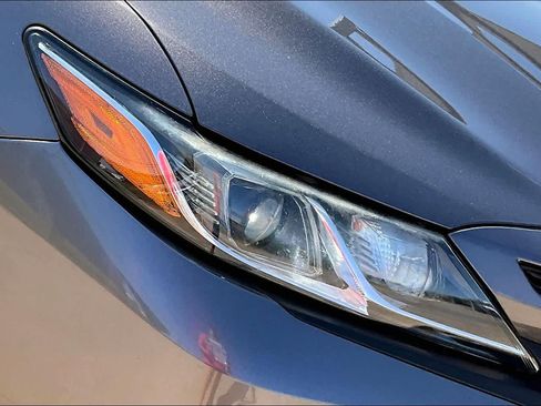 Used 2018 Toyota Camry SE FWD image 27