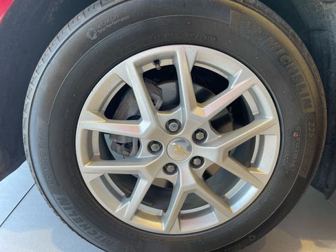 Used 2024 Chevrolet Equinox LT FWD image 9