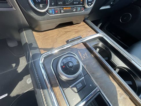 Used 2021 Ford Expedition Platinum RWD image 16