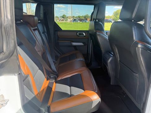 Certified 2023 Ford Bronco Outer Banks w/ Sasquatch Package AWD/4WD image 16