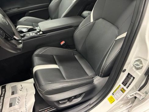 Used 2025 Toyota Camry SE FWD image 12