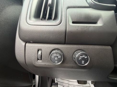 Used 2017 Chevrolet Colorado LT w/ Redline Special Edition image 10