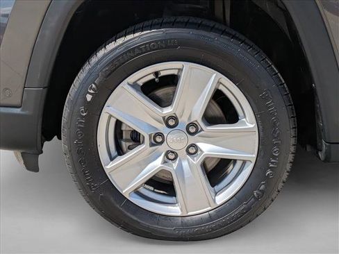 Used 2022 Jeep Compass Latitude w/ Convenience Group AWD/4WD image 23