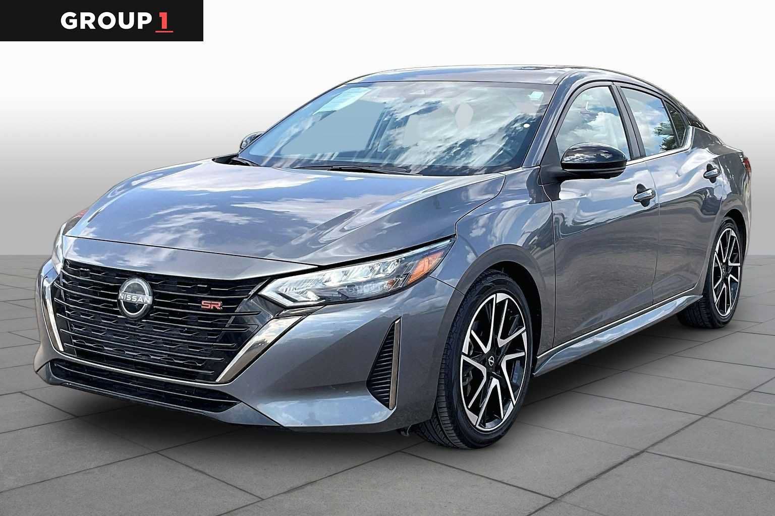 Used 2025 Nissan Sentra SR w/ SR Premium Package FWD image 1