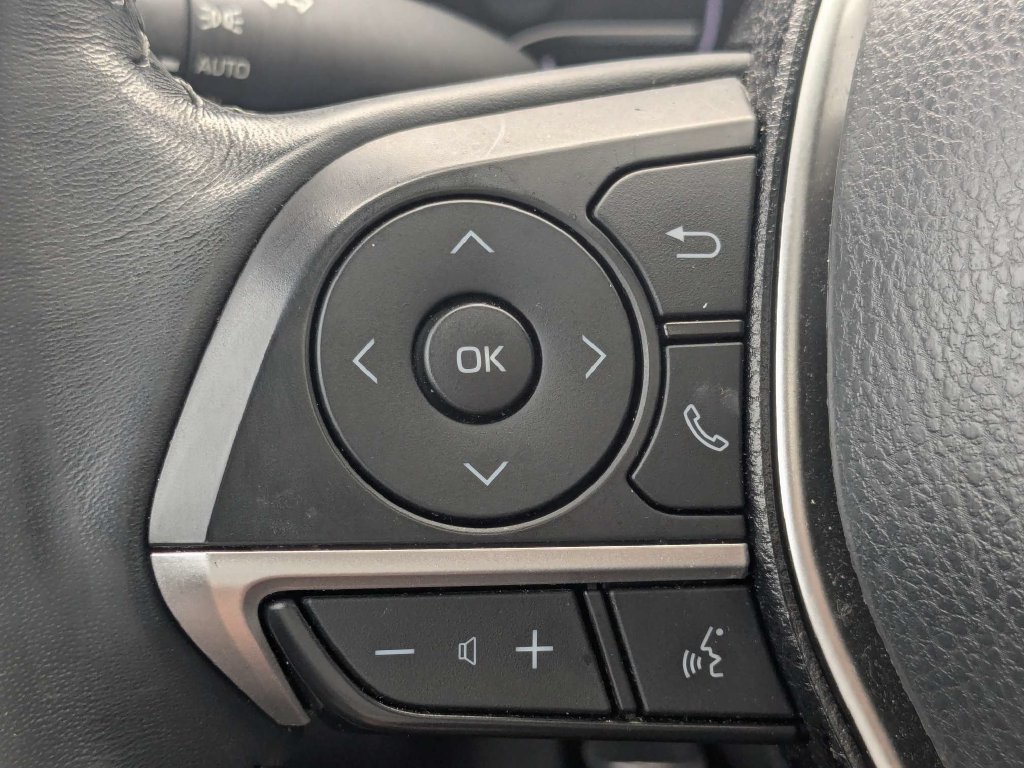 Used 2022 Toyota Camry XLE FWD image 30
