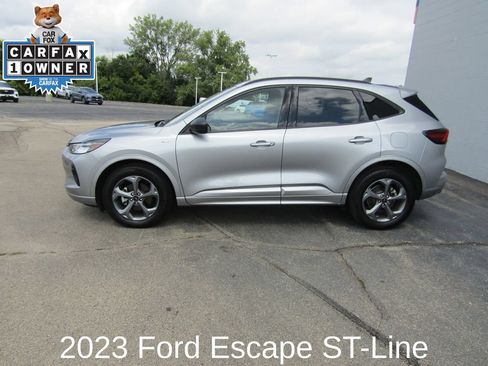 Used 2023 Ford Escape ST-Line w/ Tech Pack #1 AWD/4WD image 2
