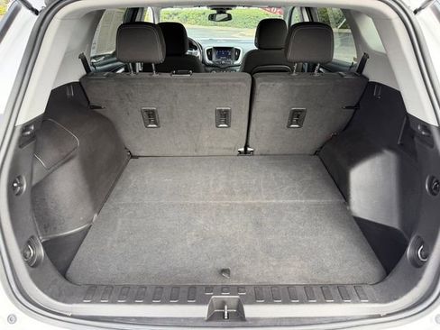 Used 2024 GMC Terrain SLE image 27