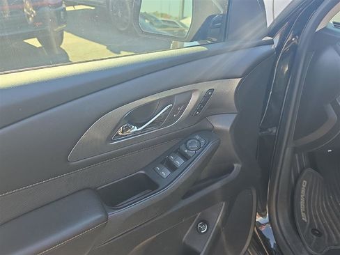 Used 2018 Chevrolet Traverse Premier w/ Driver Confidence II Package image 4