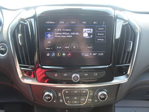 Used 2023 Chevrolet Traverse LT AWD/4WD image 14