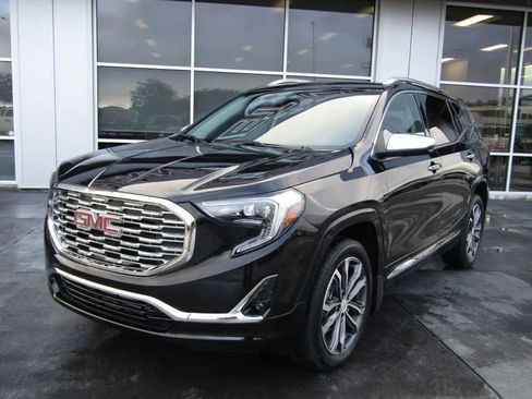 Used 2018 GMC Terrain Denali w/ Comfort Package image 3