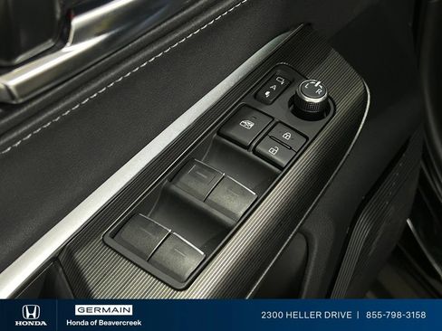 Used 2024 Toyota Venza Limited AWD/4WD image 18