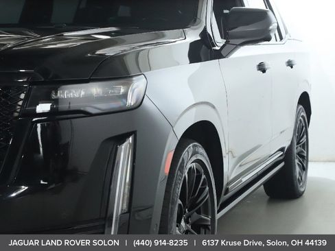 Used 2022 Cadillac Escalade Sport Platinum w/ LPO, ONYX Package AWD/4WD image 14