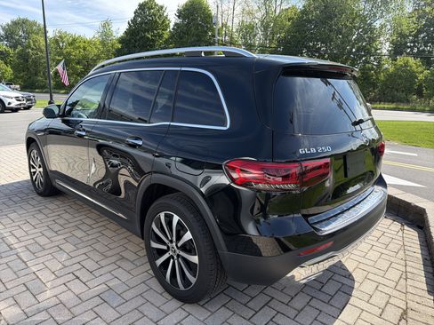 Certified 2023 Mercedes-Benz GLB 250 4MATIC image 5
