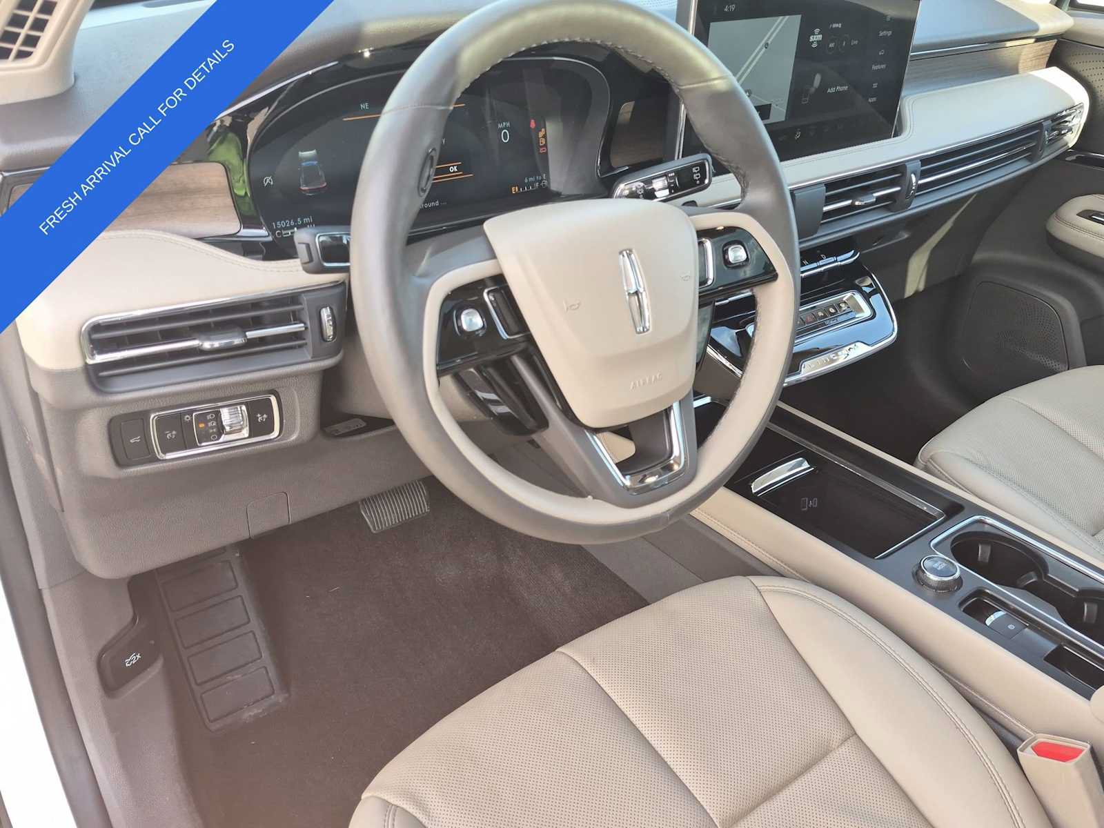 Used 2023 Lincoln Corsair Reserve w/ Equipment Group 201A FWD image 10