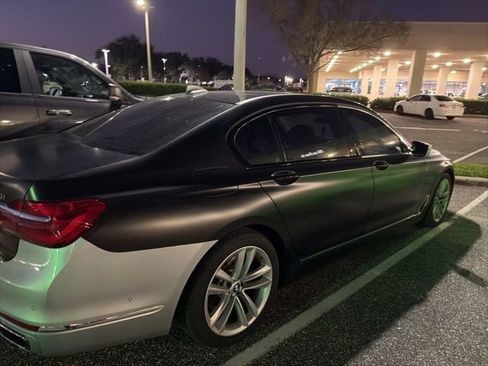 Used 2018 BMW 750i image 4