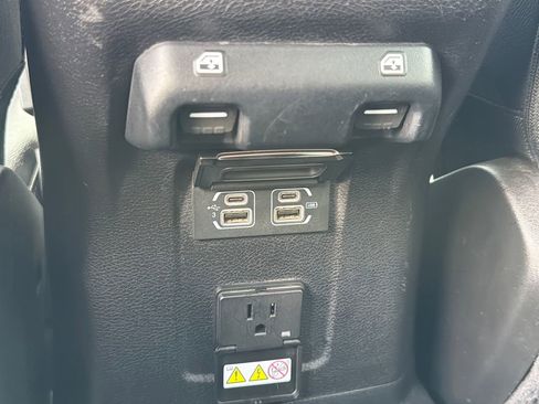 Used 2019 Jeep Wrangler Unlimited Sahara AWD/4WD image 34