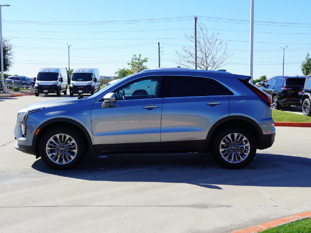 Used 2025 Cadillac XT4 Premium Luxury FWD image 10