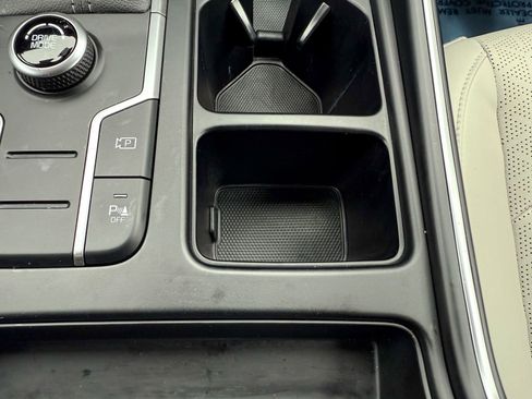 Used 2023 Kia Sorento S image 21