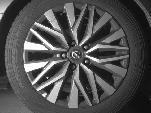 Used 2025 Nissan Altima 2.5 SV FWD image 18