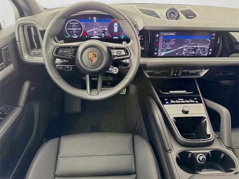 New 2025 Porsche Cayenne S image 25