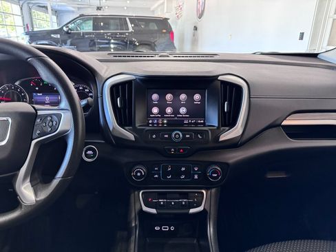 Certified 2024 GMC Terrain SLE w/ Elevation Edition AWD/4WD image 17