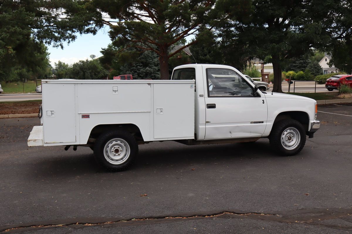 Used 1988 Chevrolet Silverado 2500 4x4 Regular Cab image 4