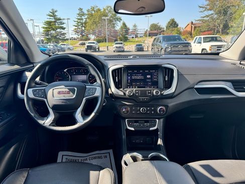 Used 2023 GMC Terrain SLT image 14