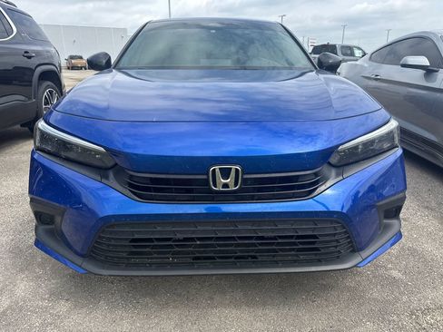 Used 2023 Honda Civic Sport image 2