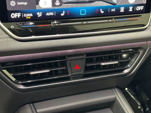 New 2026 Volkswagen Tiguan SE AWD/4WD image 19