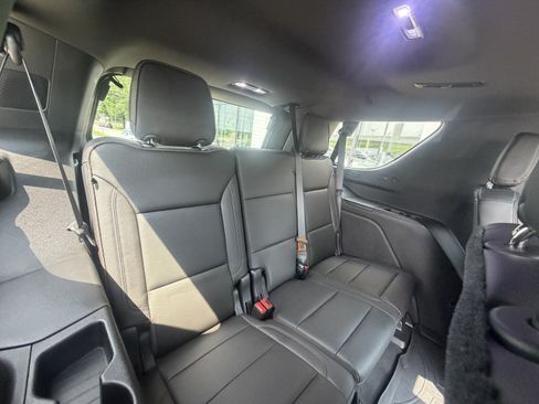 Used 2021 Chevrolet Tahoe High Country w/ Premium Package AWD/4WD image 29