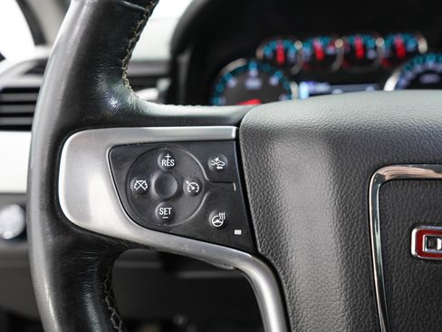 Used 2019 GMC Yukon XL SLT AWD/4WD image 30