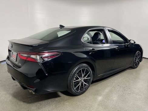 Certified 2023 Toyota Camry SE image 3