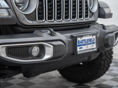 Used 2024 Jeep Wrangler Unlimited Sahara w/ Technology Group AWD/4WD image 13
