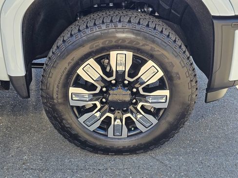 New 2026 GMC Sierra 3500 Denali w/ Denali Reserve Package AWD/4WD image 9