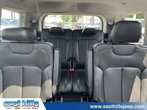 Used 2023 Jeep Grand Cherokee L Limited AWD/4WD image 40