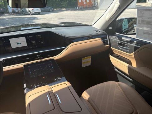 New 2027 INFINITI QX80 Luxe w/ Cargo Package AWD/4WD image 14