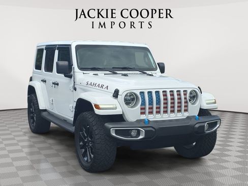 Used 2022 Jeep Wrangler Unlimited Sahara w/ Cold Weather Group AWD/4WD image 3